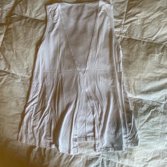 Mippo yoga muscle tank EUC - Picture 5 of 6